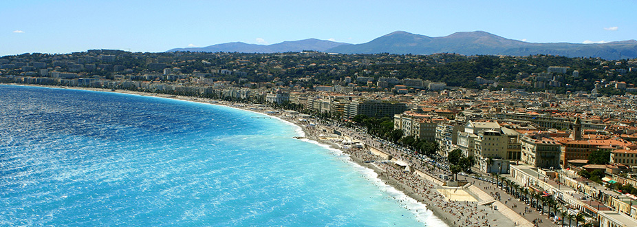 Aerial picture of nice's pomenade and coast