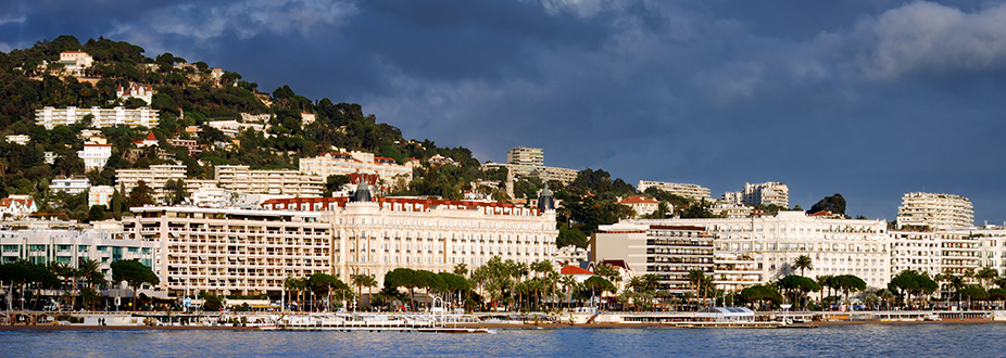 Cannes' promenade